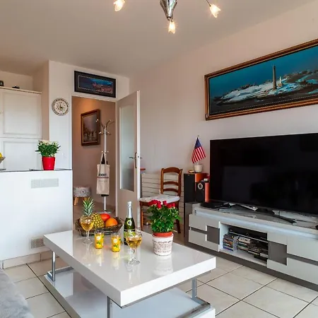 A 3 Etoiles Avec Vue Sur Апартаменты